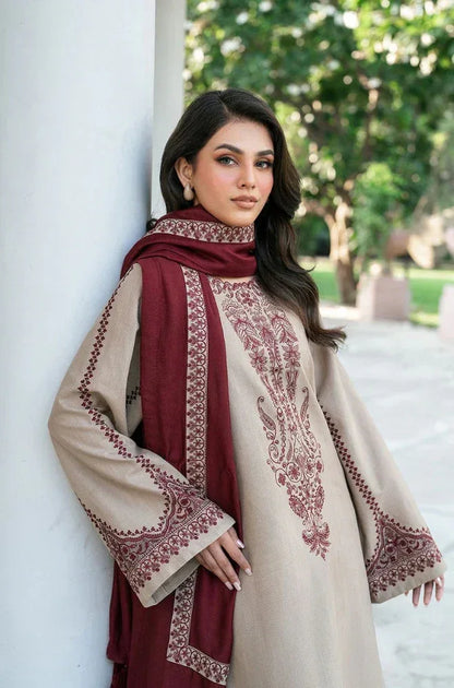 BAROQUE - 3 Pcs Dhanak Embroidered Suit - Brown | Premium Winter Collection