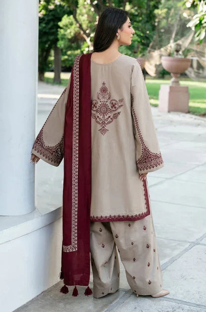 BAROQUE - 3 Pcs Dhanak Embroidered Suit - Brown | Premium Winter Collection